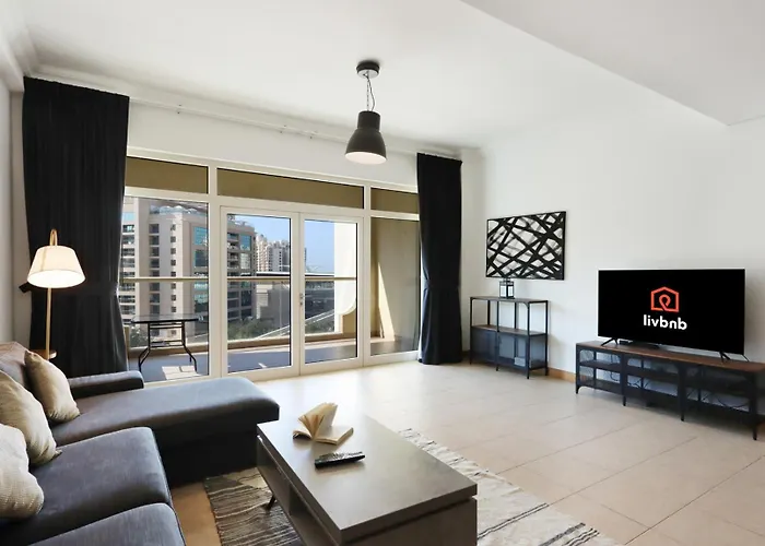 Spacious 1 Bedroom In Shoreline Near Palm Mall