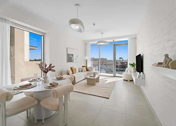 2Br Canal Front B3, Canal Views