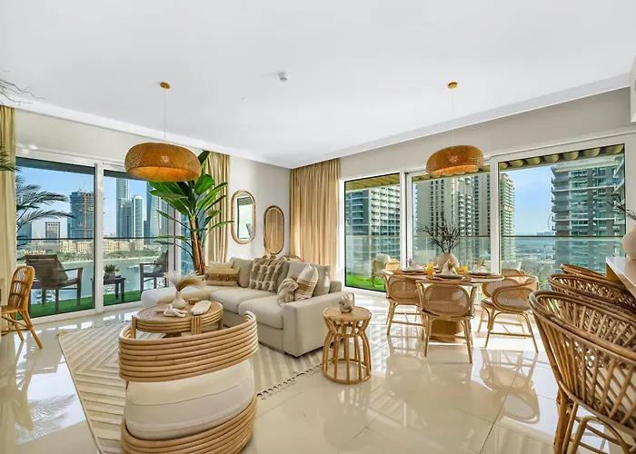 Luxury Spacious 2 Bedroom Private Beach And Views