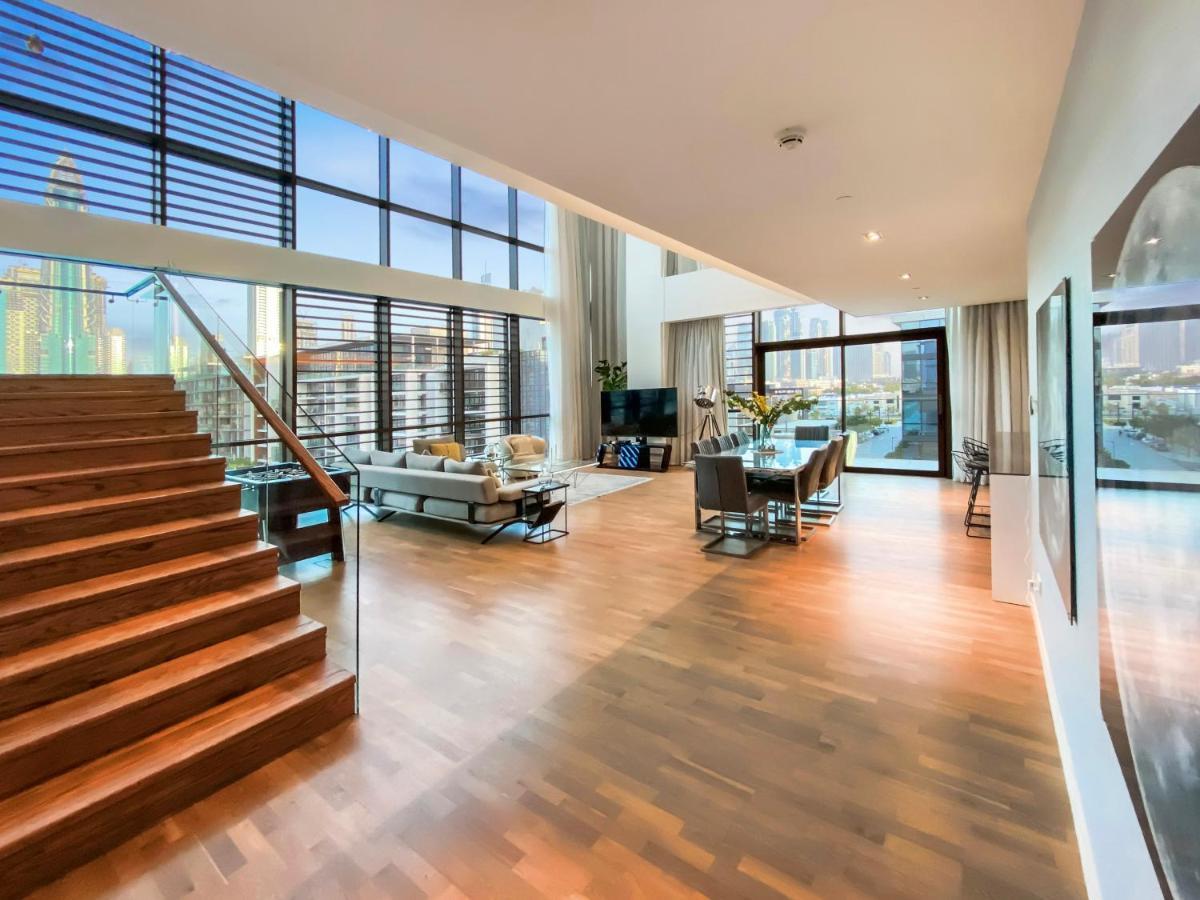 Fam Living Duplex - City Walk