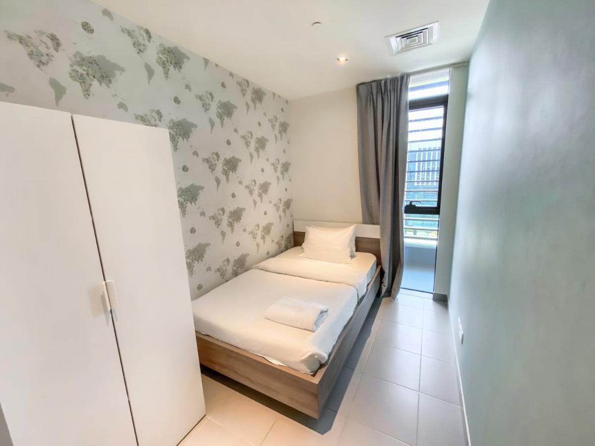 Fam Living Duplex - City Walk Apartment *