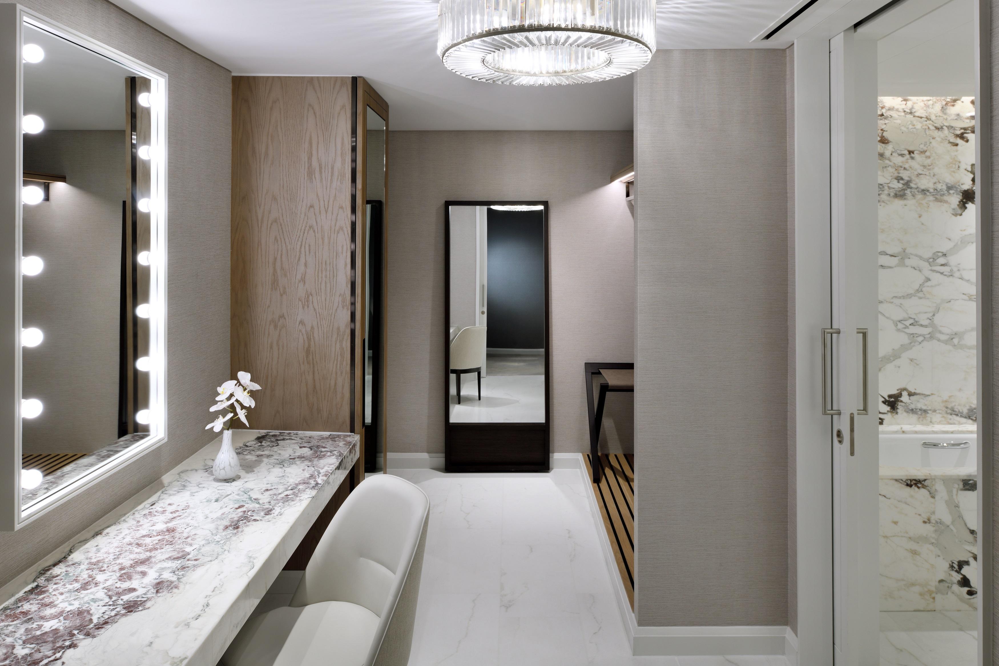 Address Downtown 5*