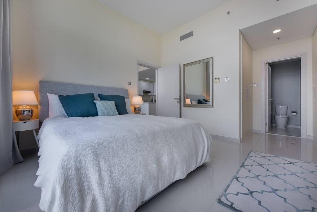 Apartment Bright And Spacious In Damac Hills Dubai