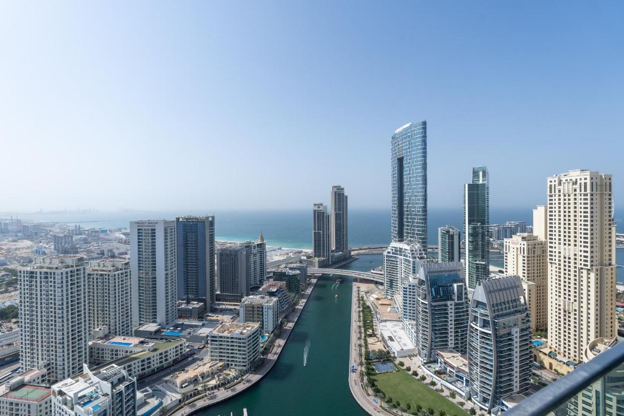 Urban Tropic 3 Bedroom With Full Sea View By Suiteable Interiors Apartment