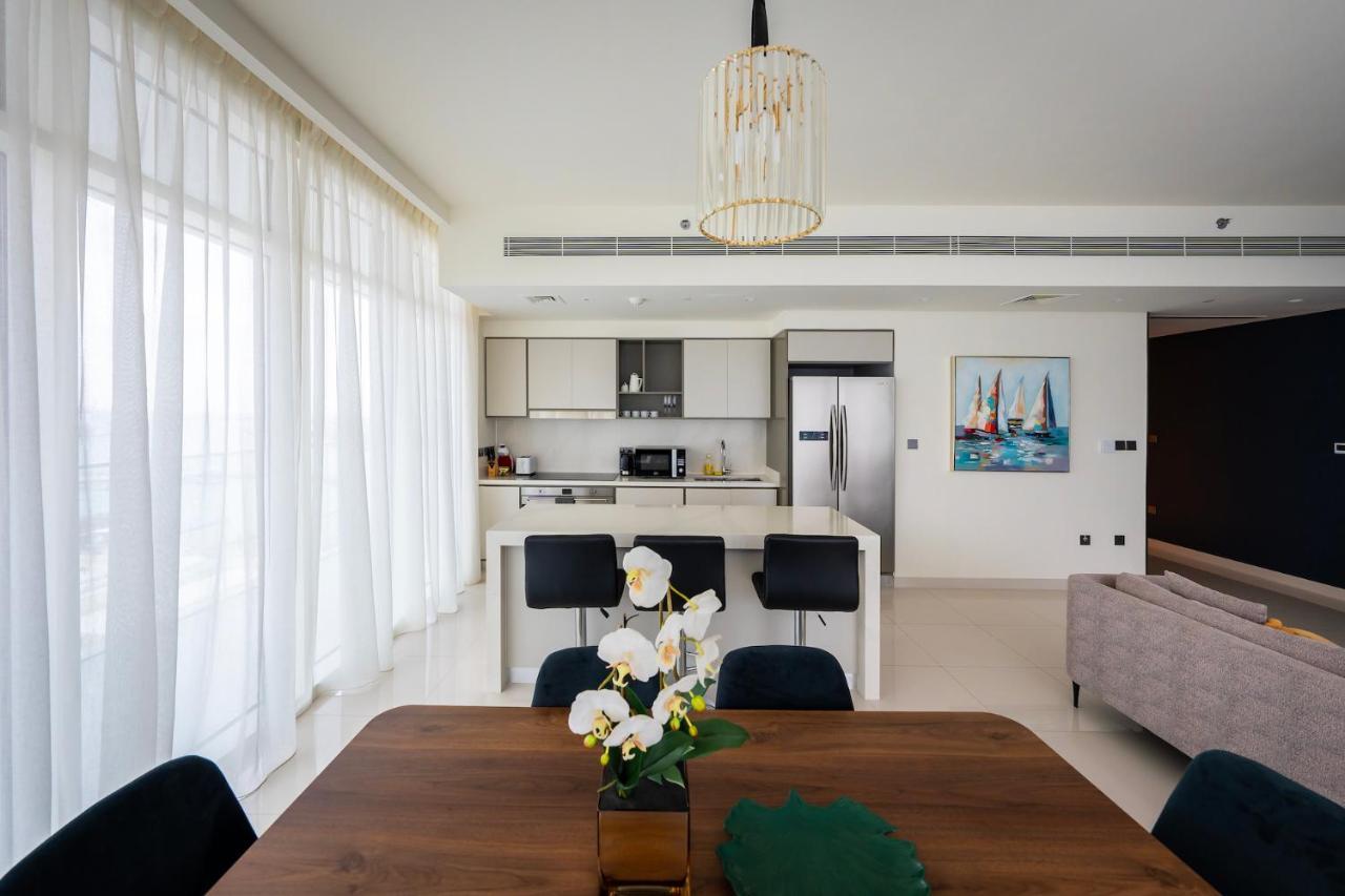 Glamorous 3br With Marina View Apartment