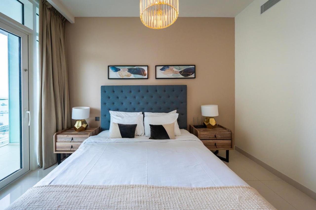 Glamorous 3br With Marina View Apartment