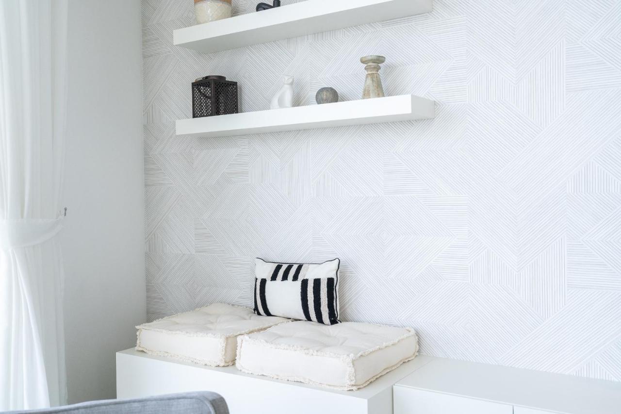 Urban Tropic 3 Bedroom With Full Sea View By Suiteable Interiors Apartment *