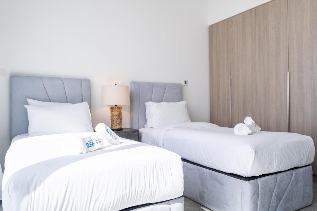 Urban Tropic 3 Bedroom With Full Sea View By Suiteable Interiors Apartment