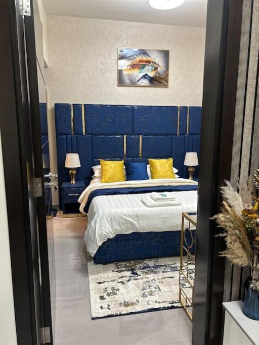 Elegant In Business Bay Apartment *