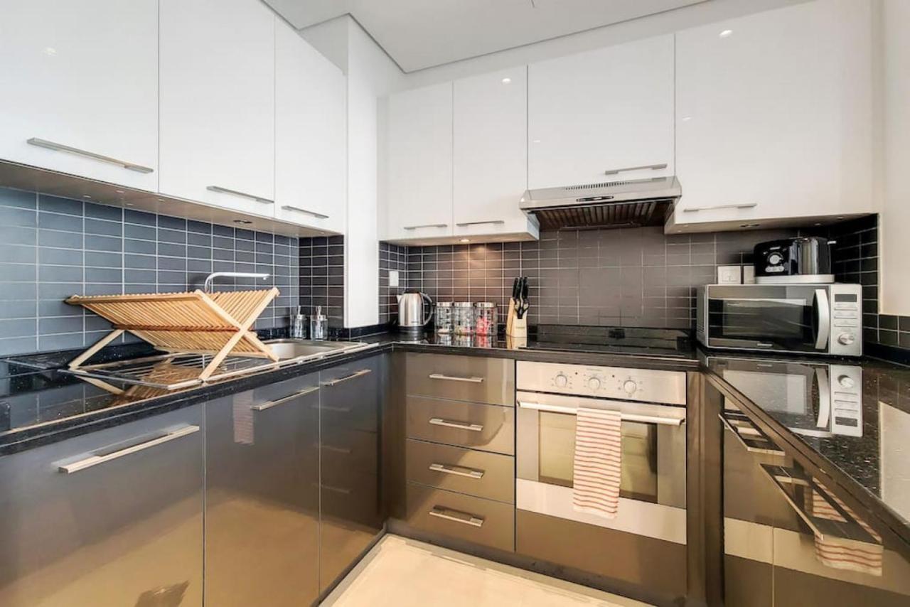Silverene Tower B, Marina - Glamorous One Bedroom Apartment