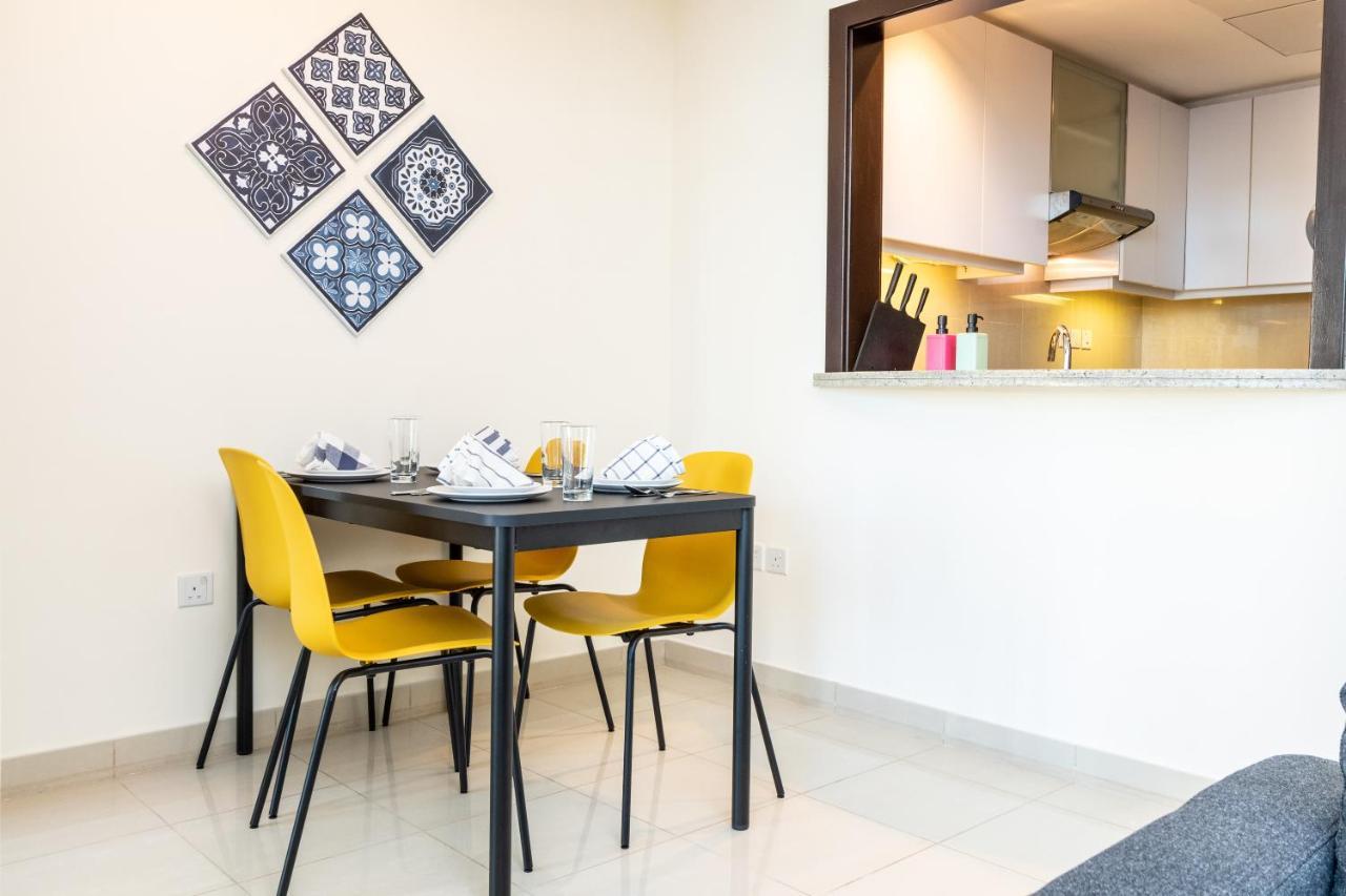 Captivating Arabian Sea & Burj Khalifa Views Apartment *