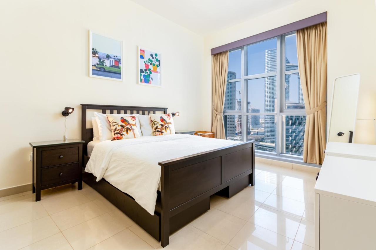 Captivating Arabian Sea & Burj Khalifa Views Apartment *