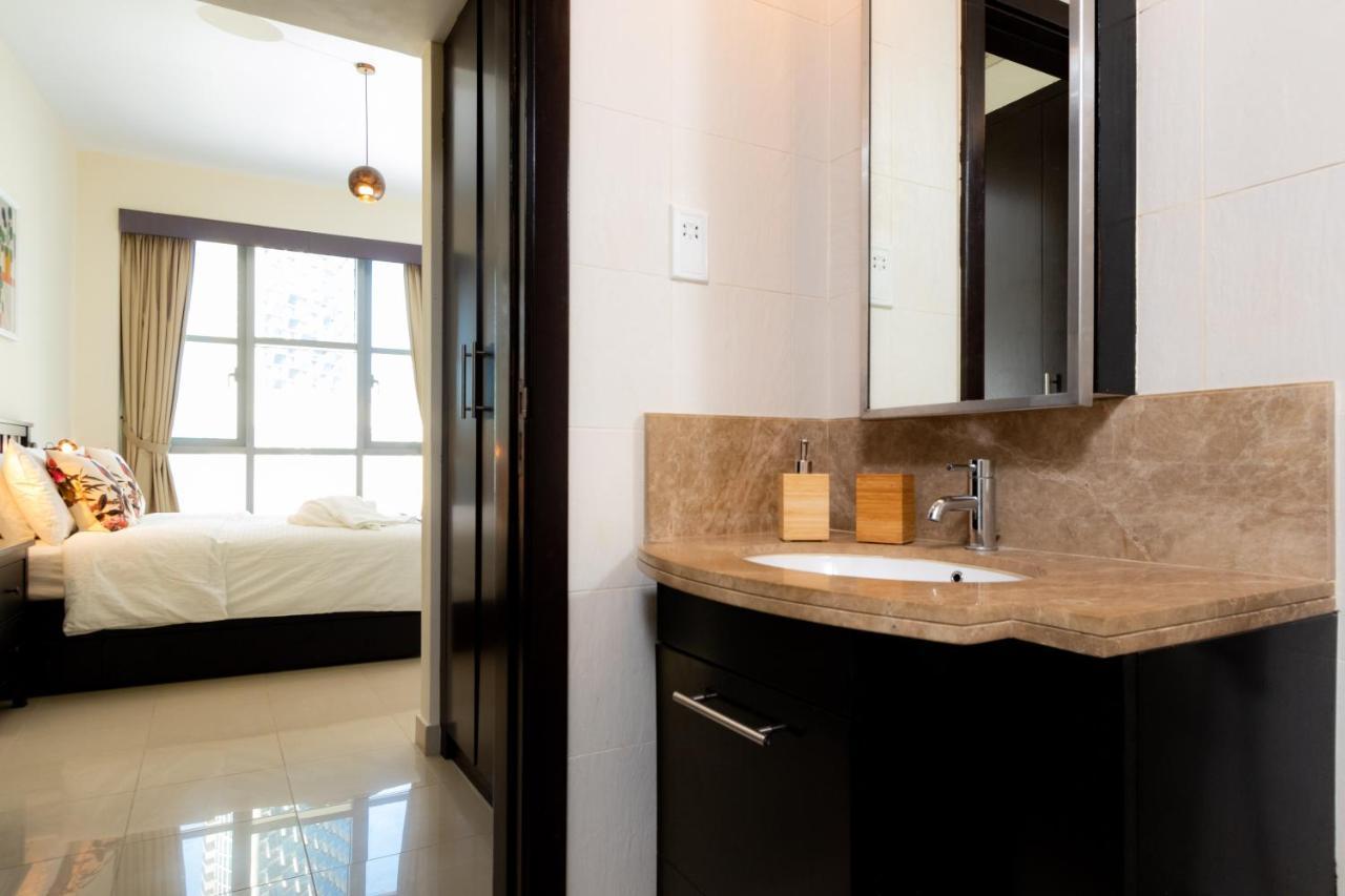 Captivating Arabian Sea & Burj Khalifa Views Apartment