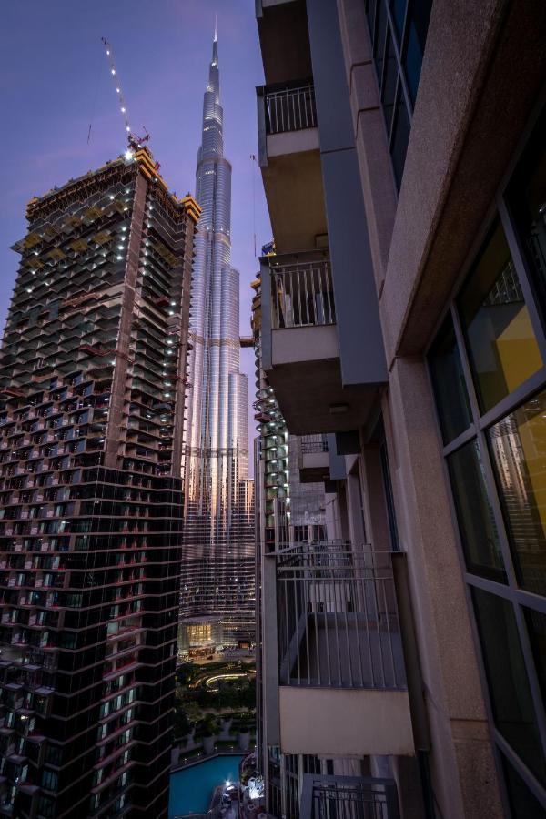 Captivating Arabian Sea & Burj Khalifa Views Apartment