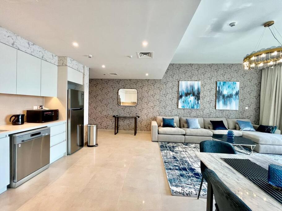 Elegant & Chic 2bedroom Balcony Creek Waterfront Dubai
