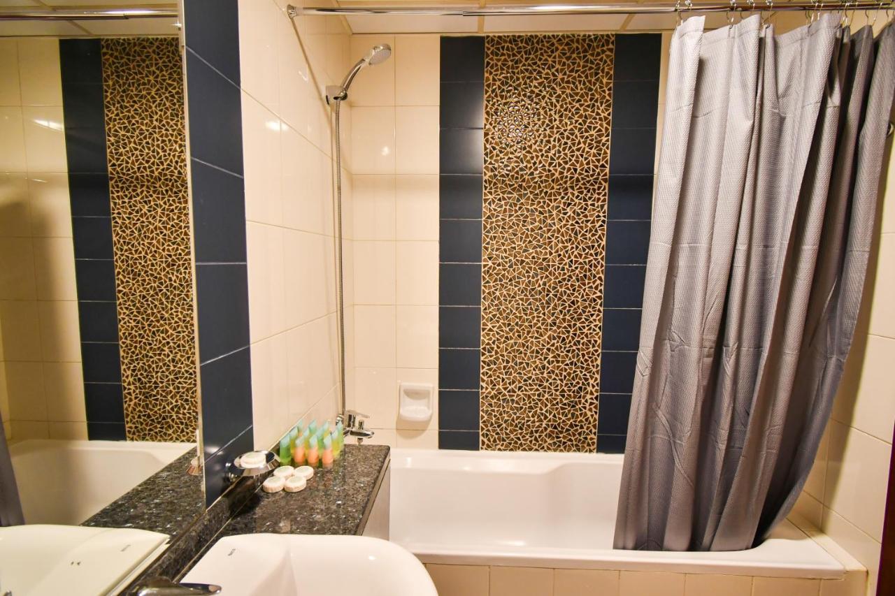 Apartment Scala Tower Chic With A Twist *