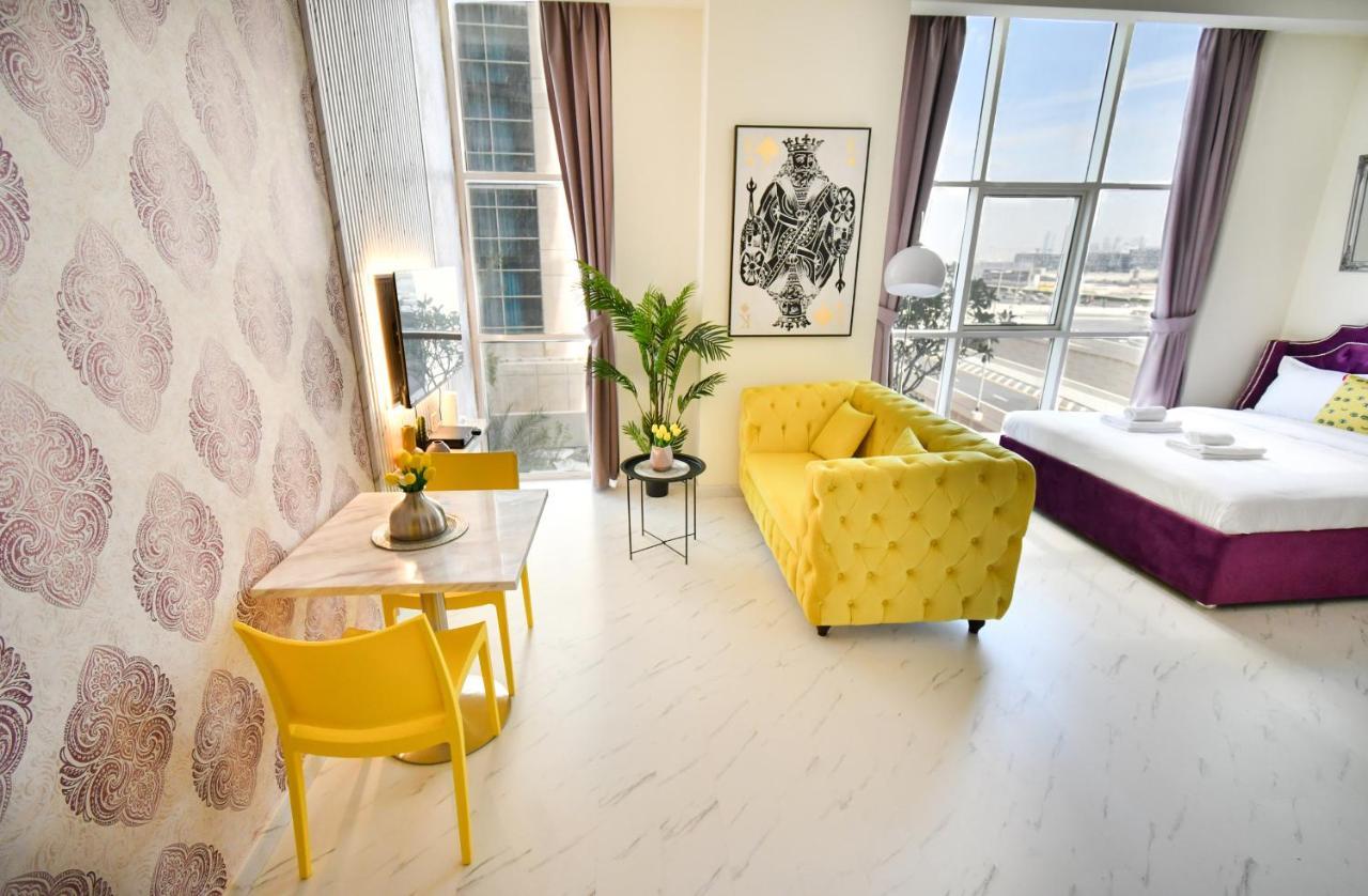 Scala Tower Chic With A Twist Apartment Dubai