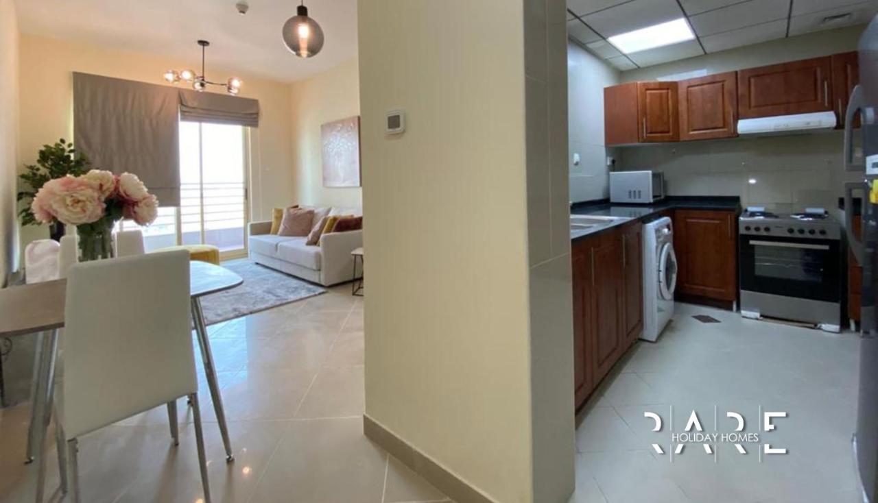 Apartment Rare Homes In Icon Tower 2 Jumeirah Towers - Close To Ain & Marina - R2407 *