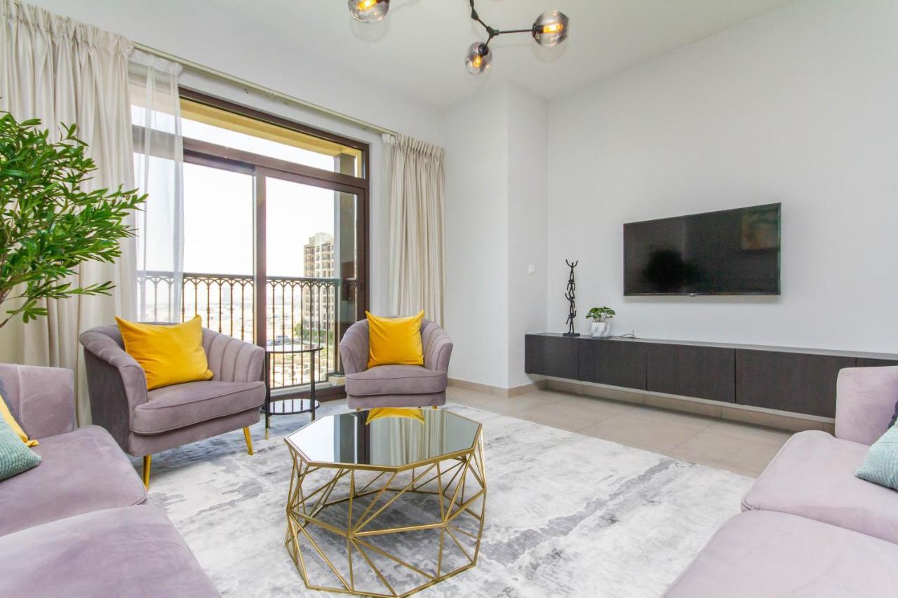 Madinat Jumeirah: Upscale Luxury Near Burj Al Arab With Stunning Pool Views Apartment Dubai