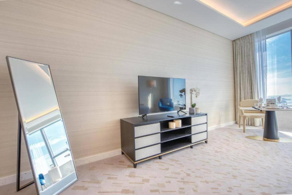 Ultra Lux Sea View With St Regis Amenities Apartment