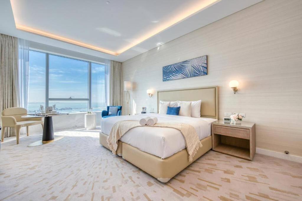 Ultra Lux Sea View With St Regis Amenities Apartment