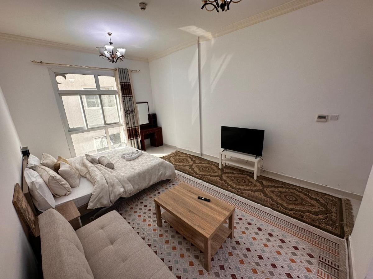 Apartment Cute And Small Partitions For Girls In Dubai- Female Guests Only فتيات فقط *
