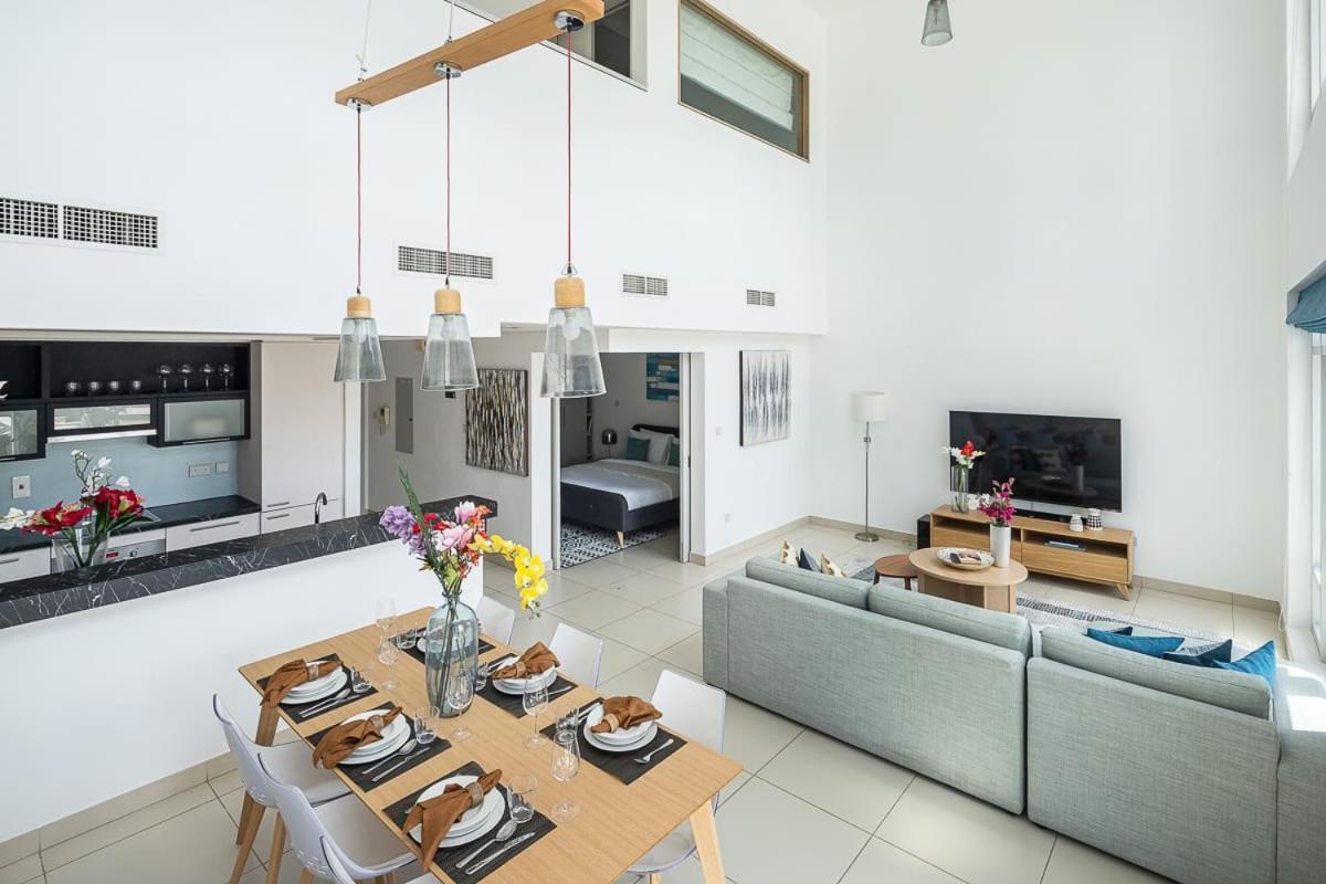 Frank Porter - Loft East Apartment