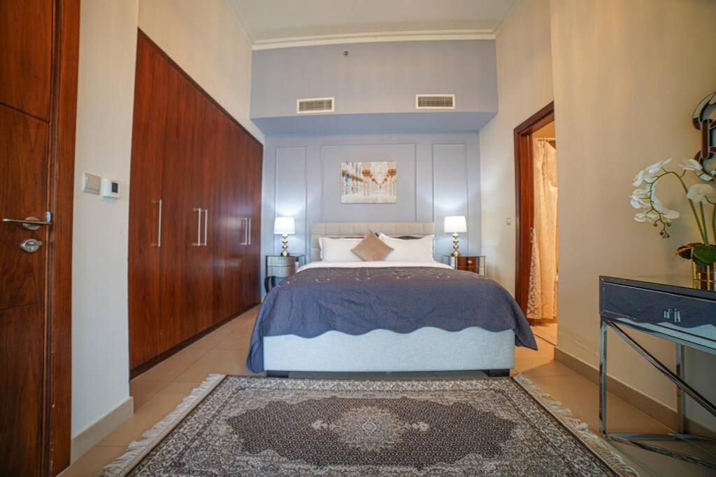 Stylish 2br In Downtown With Sea And Views
