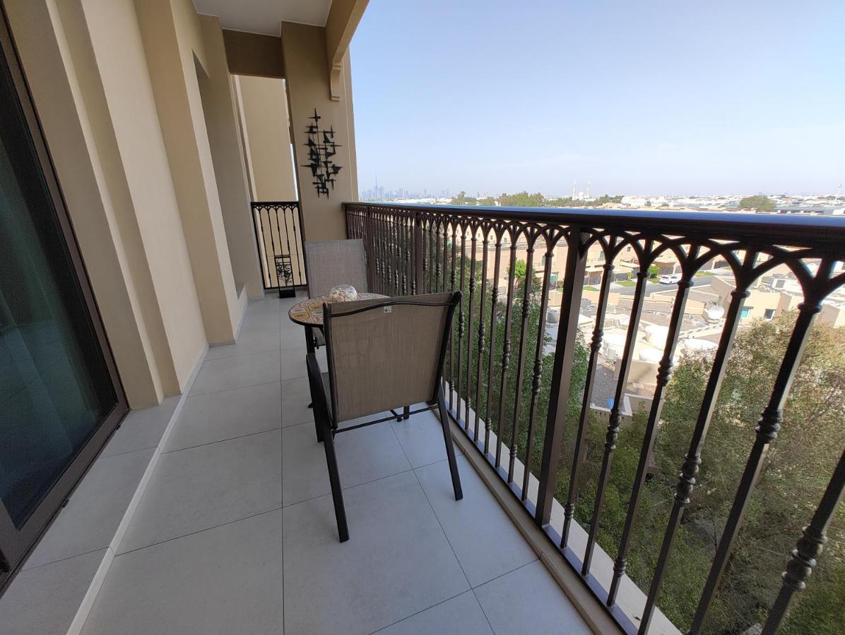 Apartment Madinat Jumeirah: Upscale Luxury Near Burj Al Arab With Stunning Pool Views Dubai