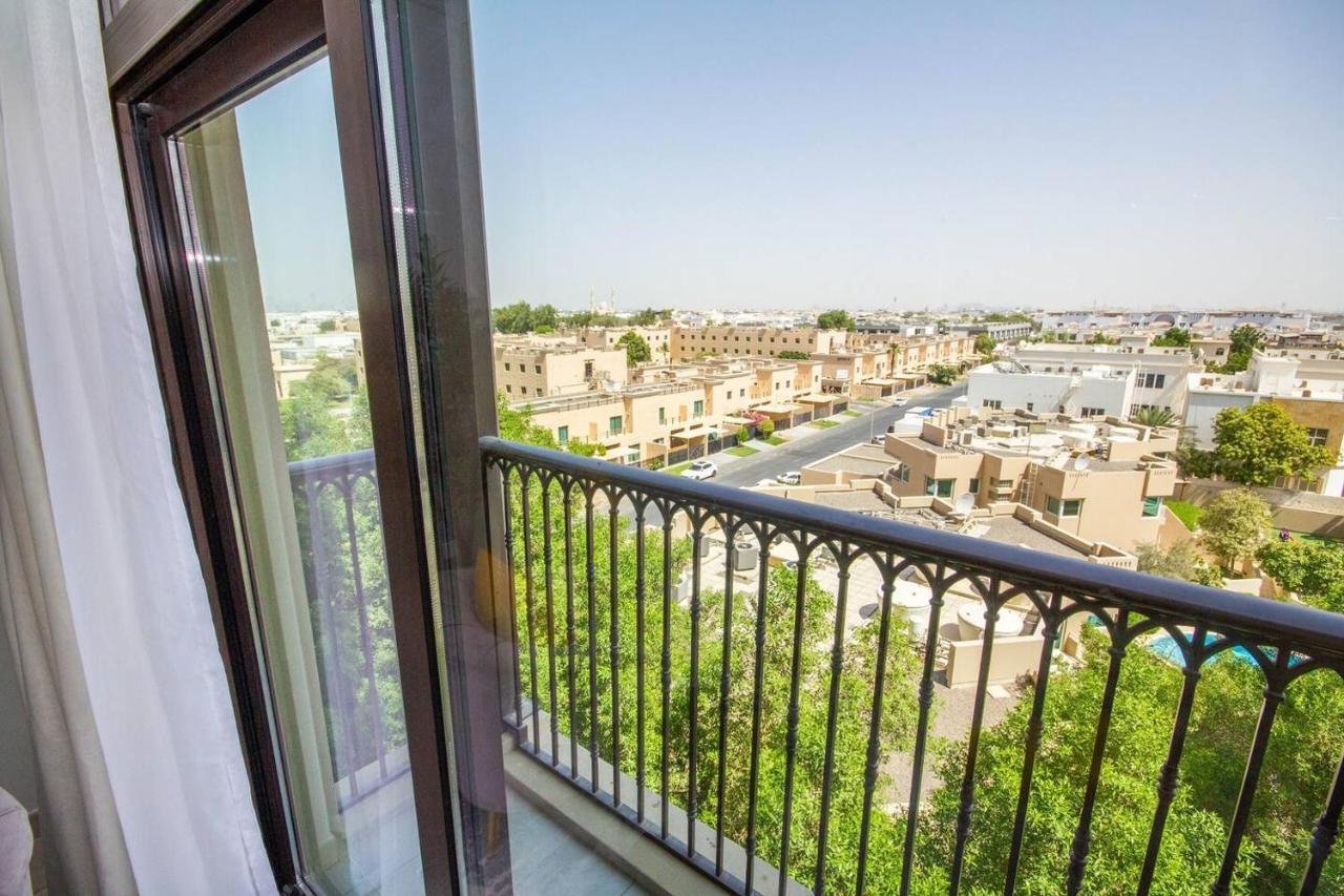 Madinat Jumeirah: Upscale Luxury Near Burj Al Arab With Stunning Pool Views Apartment Dubai