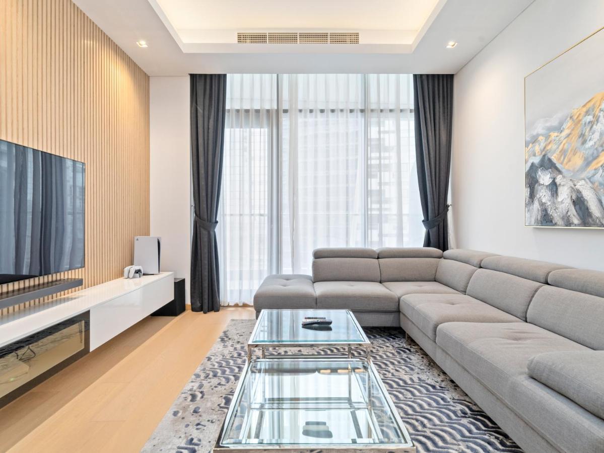Elegant Amidst Vibrant Area With Balcony * Dubai