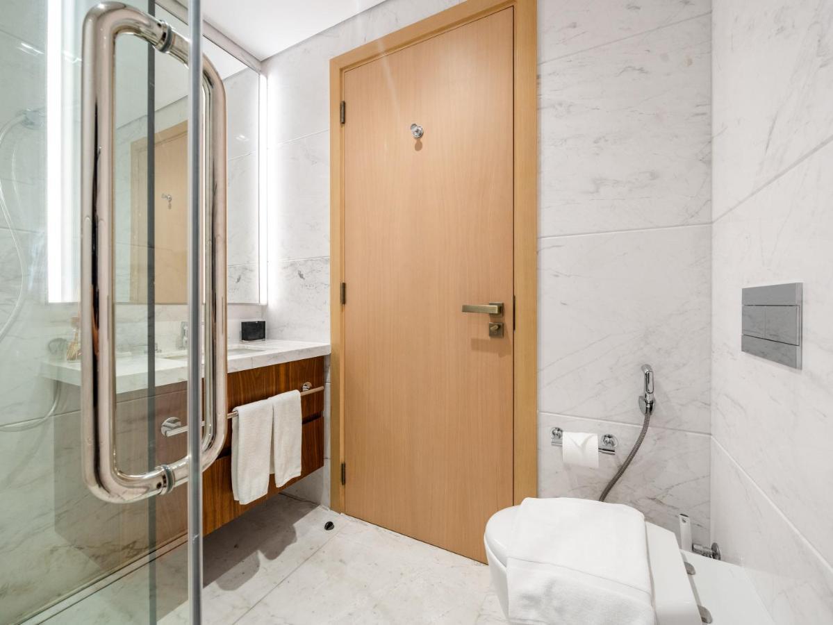 Elegant Amidst Vibrant Area With Balcony Apartment *