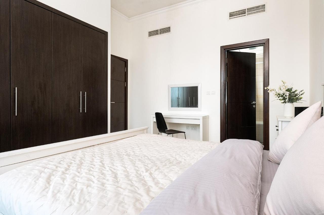 Stunning Marina View 1 Bedroom Apartment Dubai