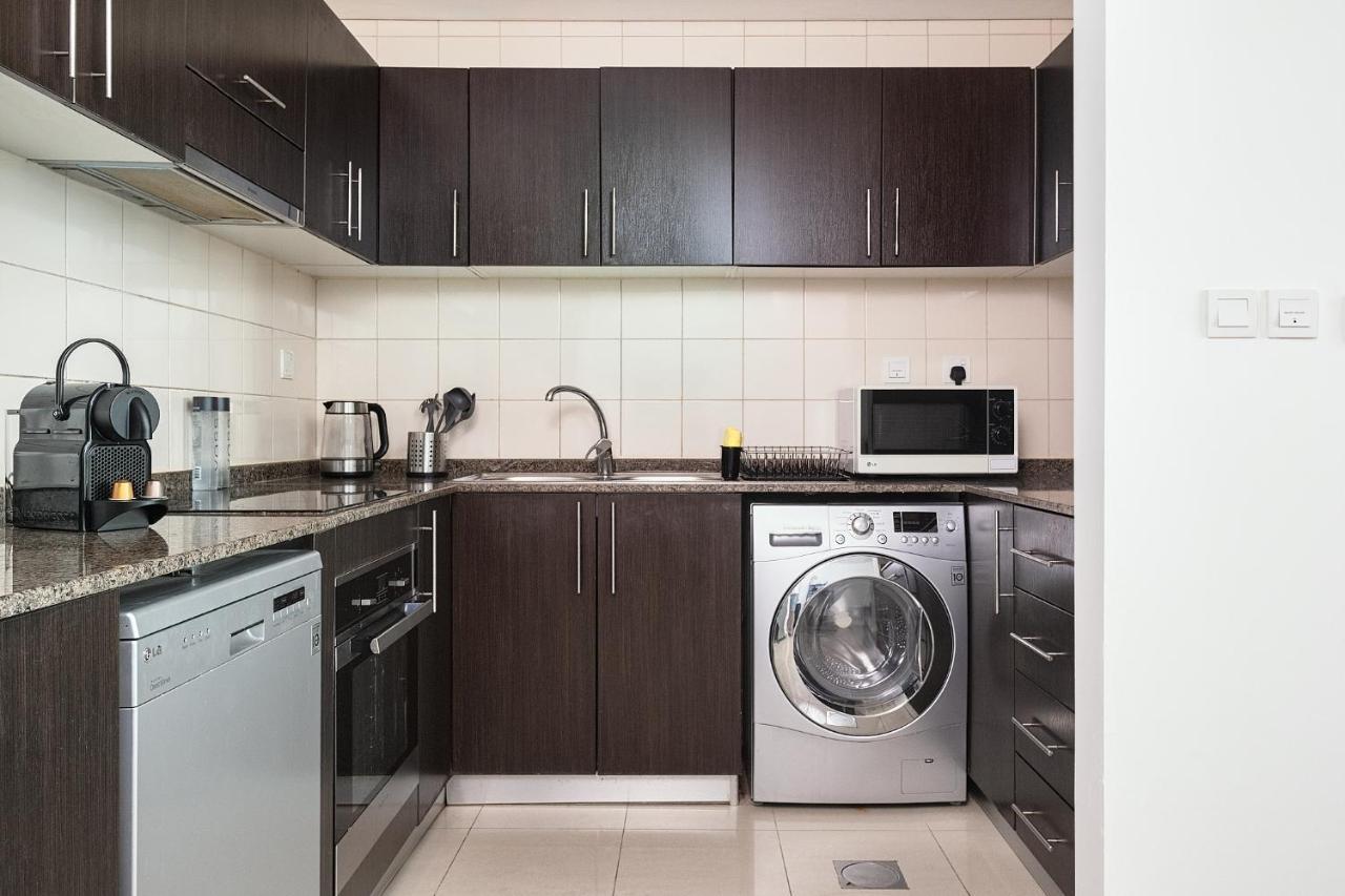 Stunning Marina View 1 Bedroom Apartment Dubai