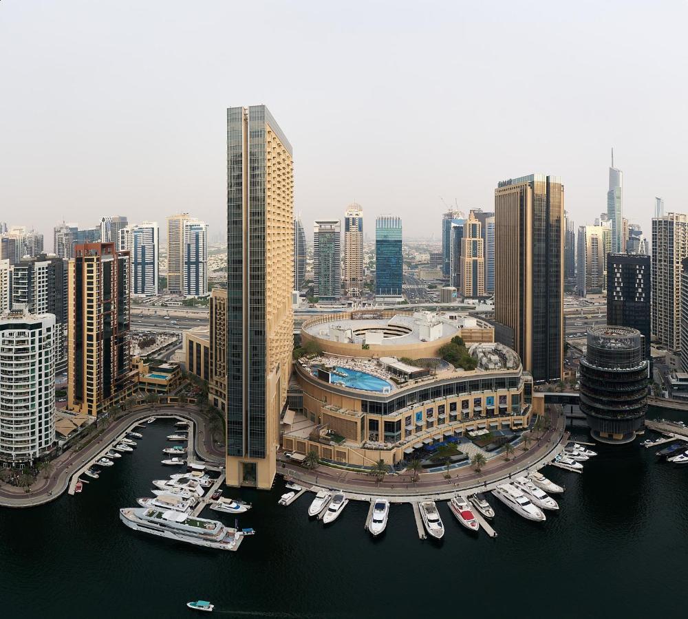 Stunning Marina View 1 Bedroom Apartment *