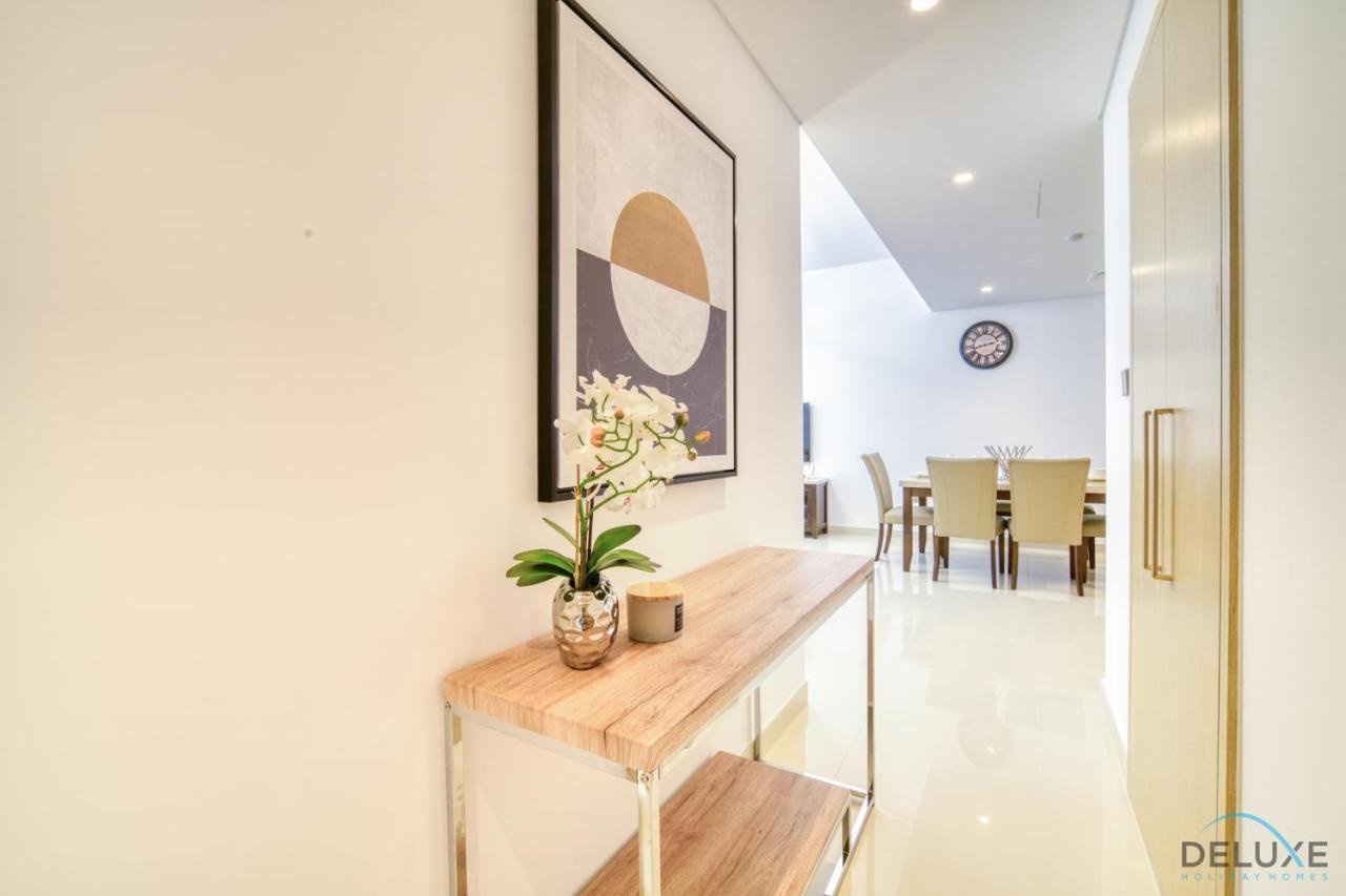 Unbeatable Chic 1br With Amazing Views By Deluxe Homes Apartment Dubai