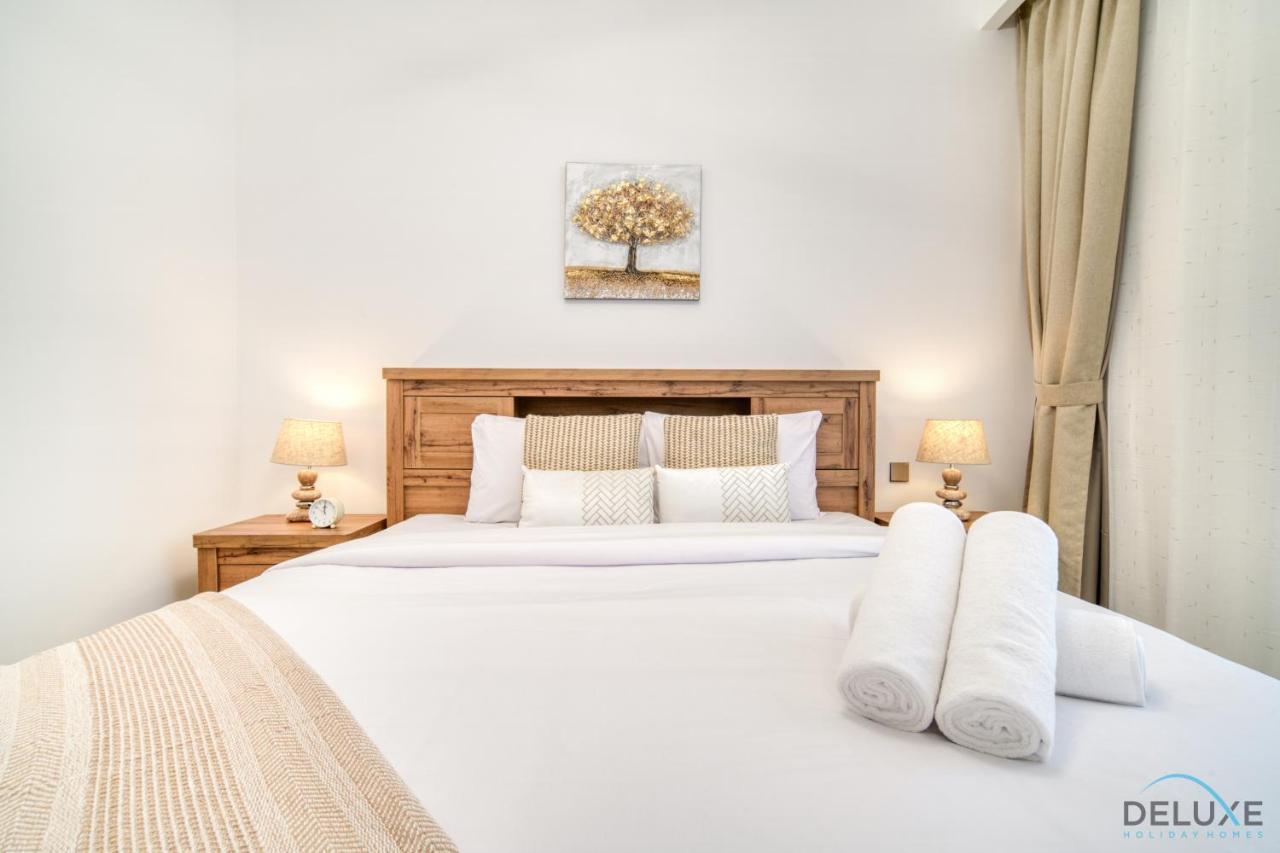 Unbeatable Chic 1br With Amazing Views By Deluxe Homes Dubai