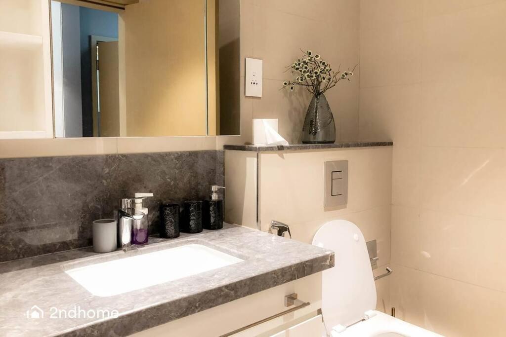 Luxurious 1 Bed With Direct Access To Mall Apartment Dubai
