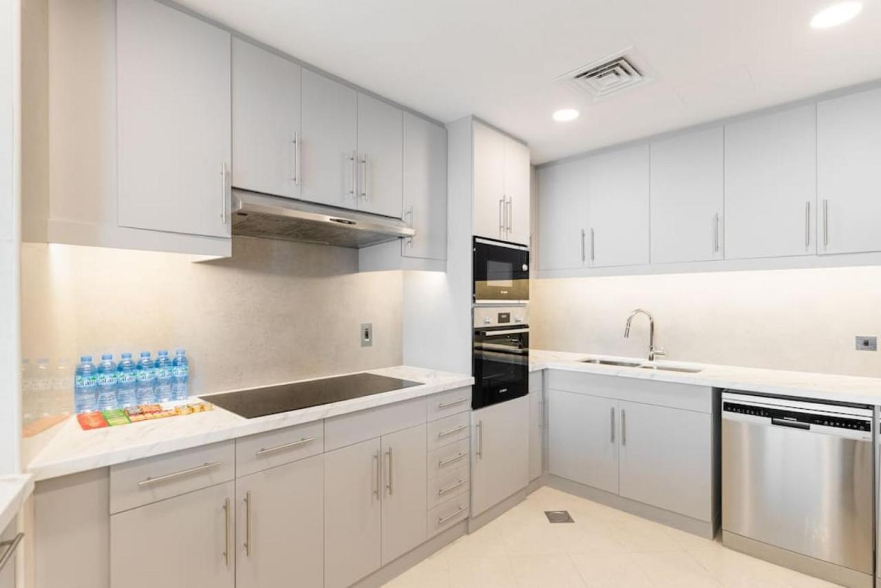 Apartment Newly Designed 3 Beds W Marina Eye View *