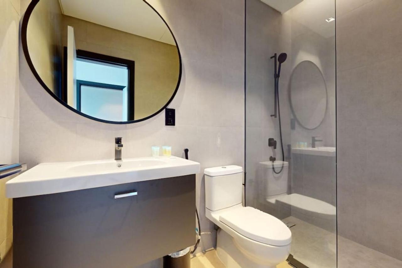 Apartment 15 Northside Tower 2 - Spacious One Bedroom