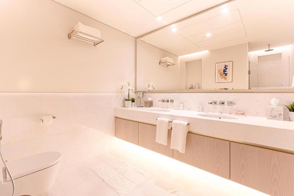 The Best Infinity Pool ,Resort Style Amenities, Sea Views And A Glimpse Of Ain Dubai Apartment Dubai