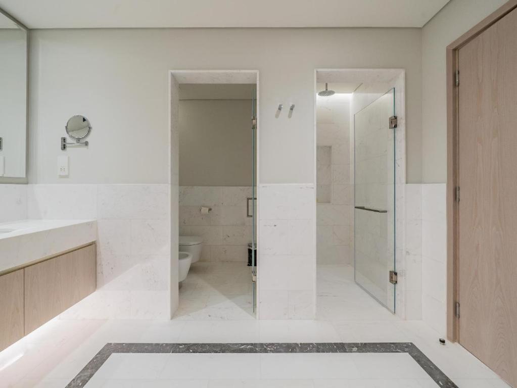 The Best Infinity Pool ,Resort Style Amenities, Sea Views And A Glimpse Of Ain Dubai Apartment
