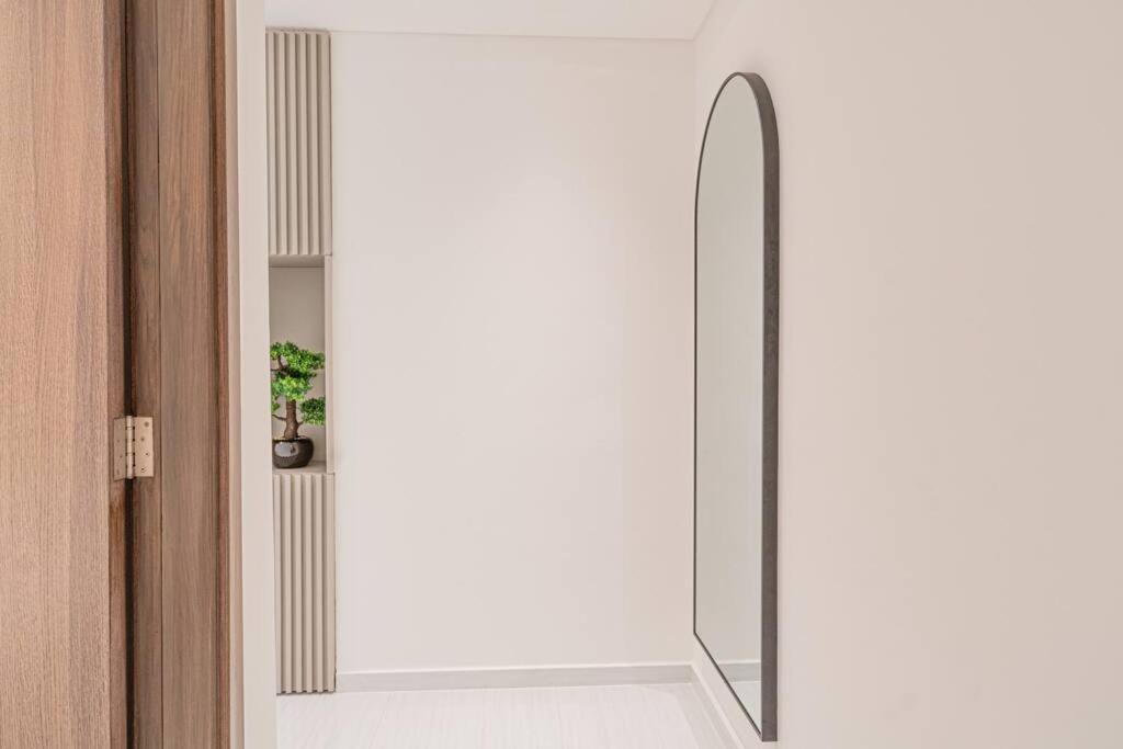 First Class 2br With Full Boulevard View Apartment
