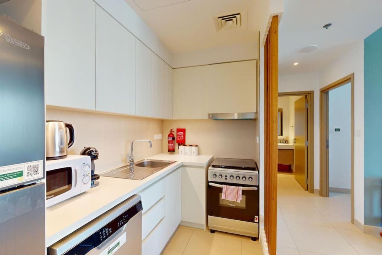 Creek Horizon Tower 2 - Colourful One Bedroom Apartment Dubai