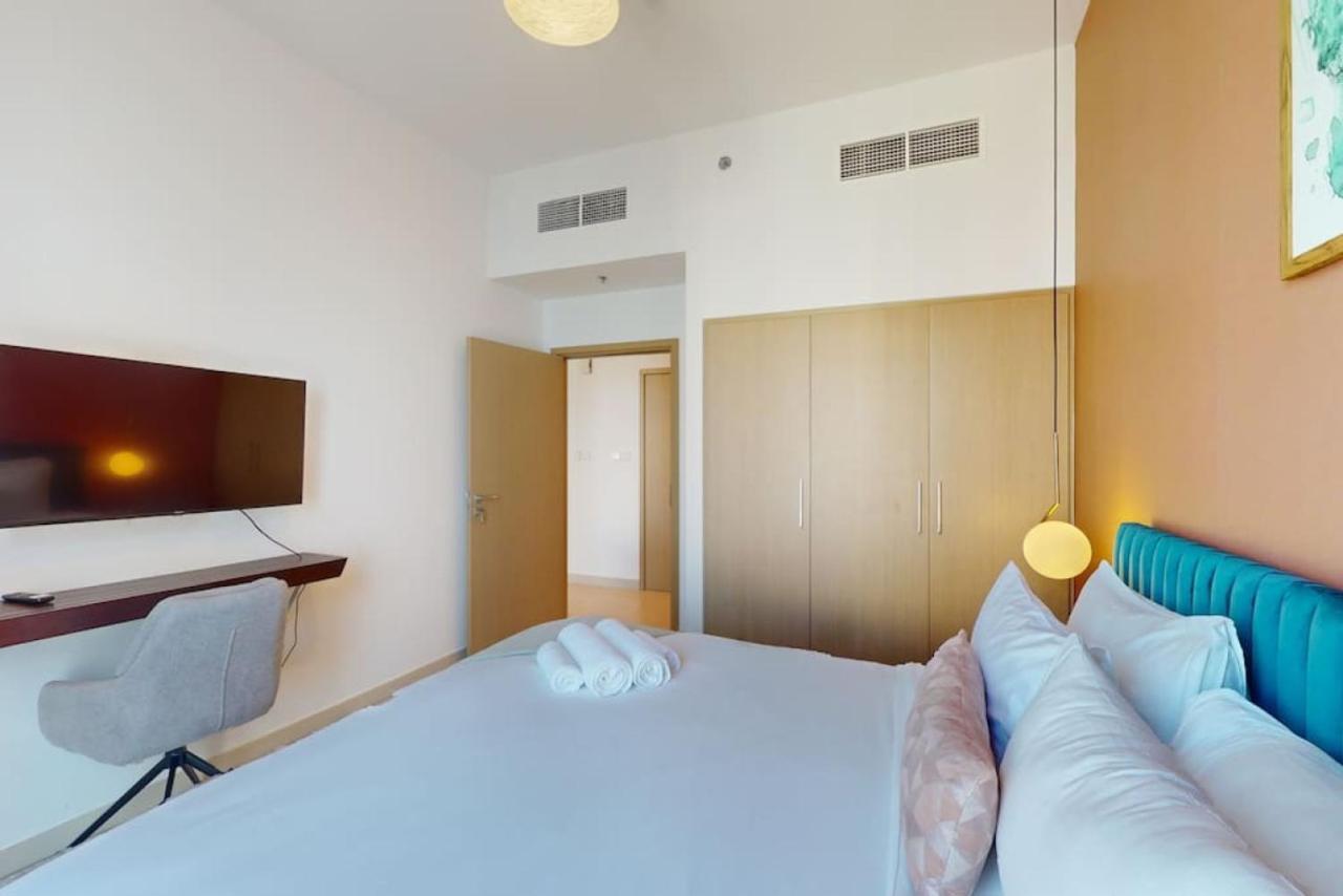 Apartment Creek Horizon Tower 2 - Colourful One Bedroom