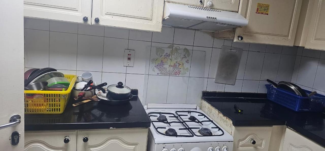 Private Single Or Couple Partition Behind Burjuman Mall, Bur Homestay