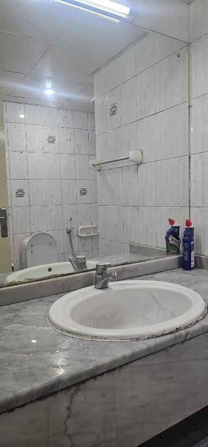 Private Single Or Couple Partition Behind Burjuman Mall, Bur Homestay