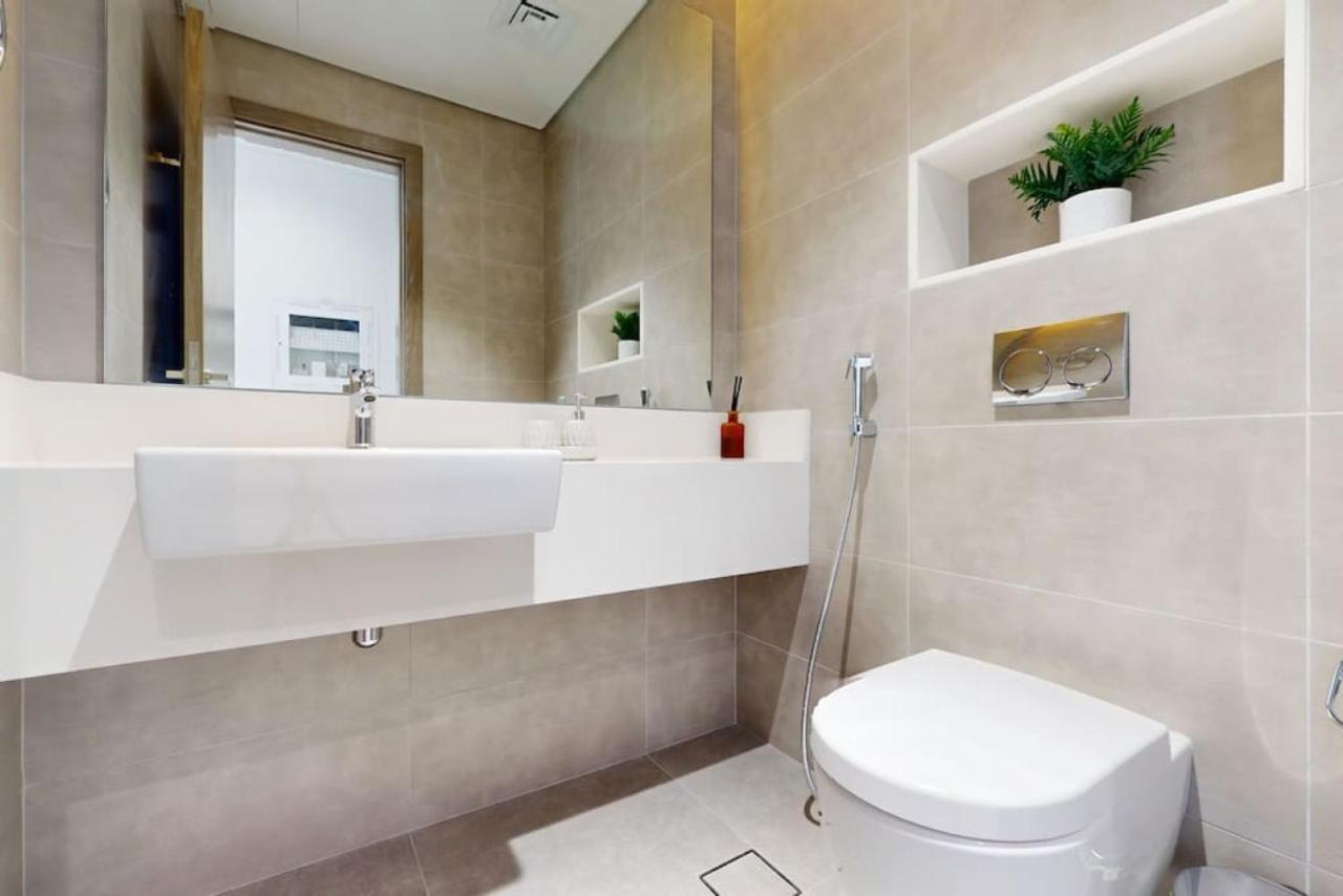 Residences 21 - Modern One Bedroom * Dubai