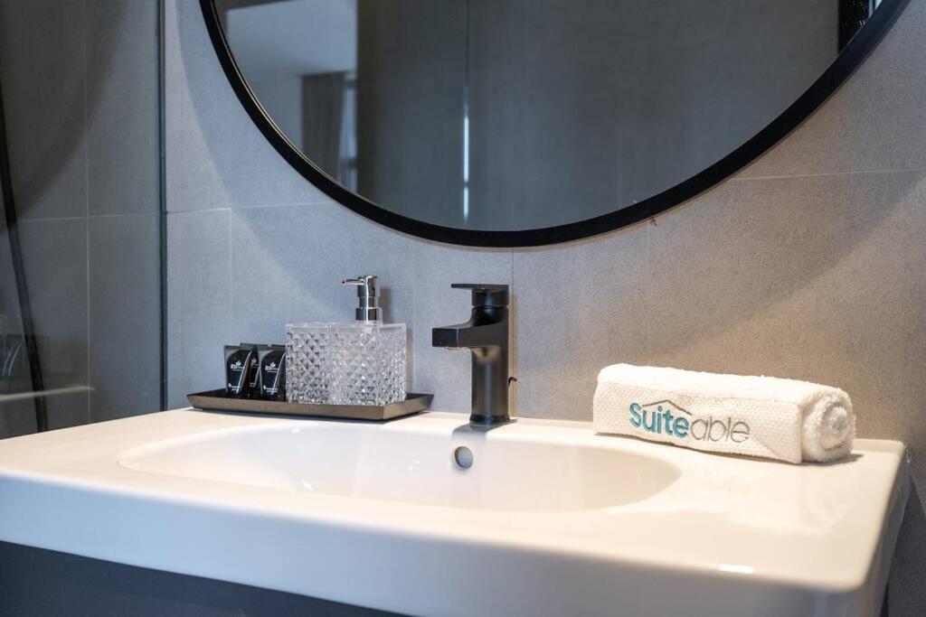 Ranch Living 1 Bedroom In Business Bay By Suiteable Apartment