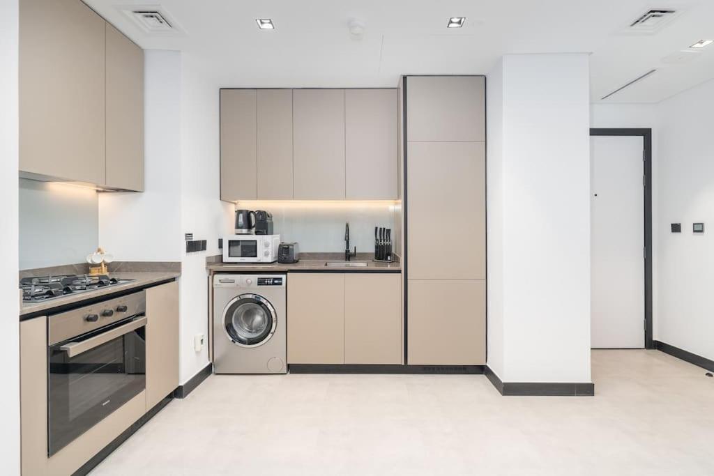 Ranch Living 1 Bedroom In Business Bay By Suiteable Apartment *
